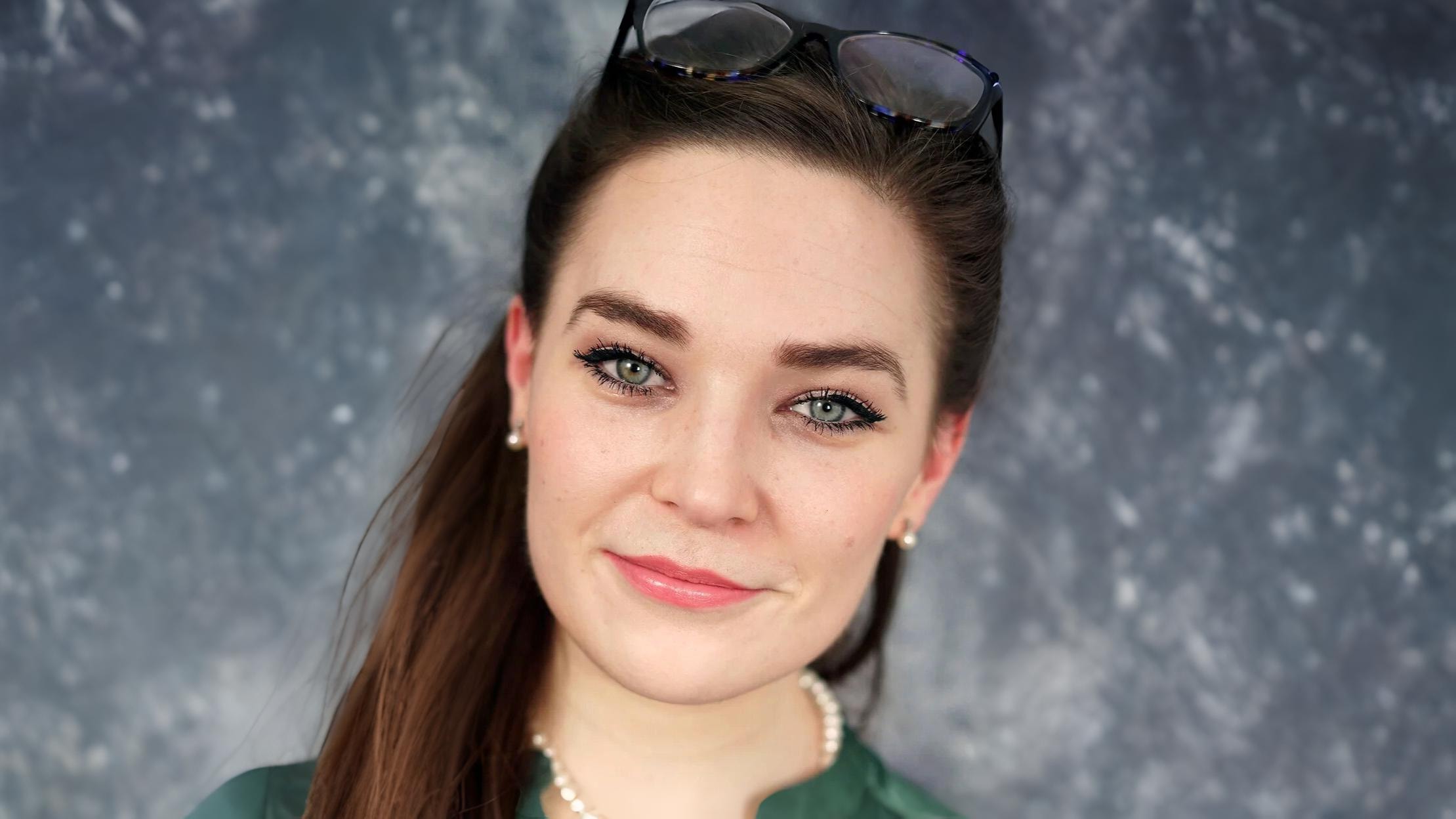 Elizabeth Burrows - Founder and CEO of My Private Tutor Online, personal portrait showcasing her approachable and professional demeanour